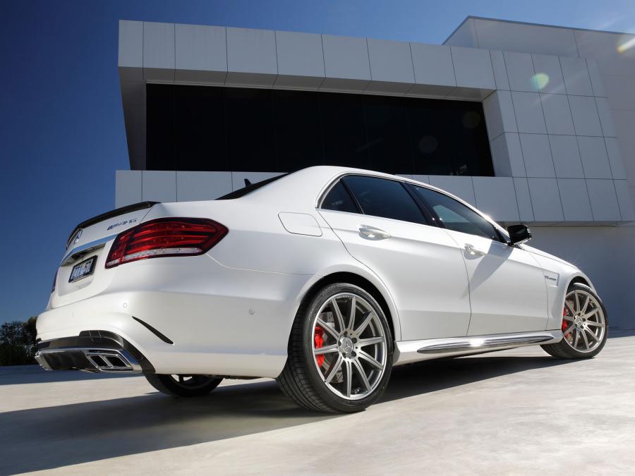  Mercedes-Benz E63 AMG S-Model 2013 года  (AU) (фото 8 из 14)